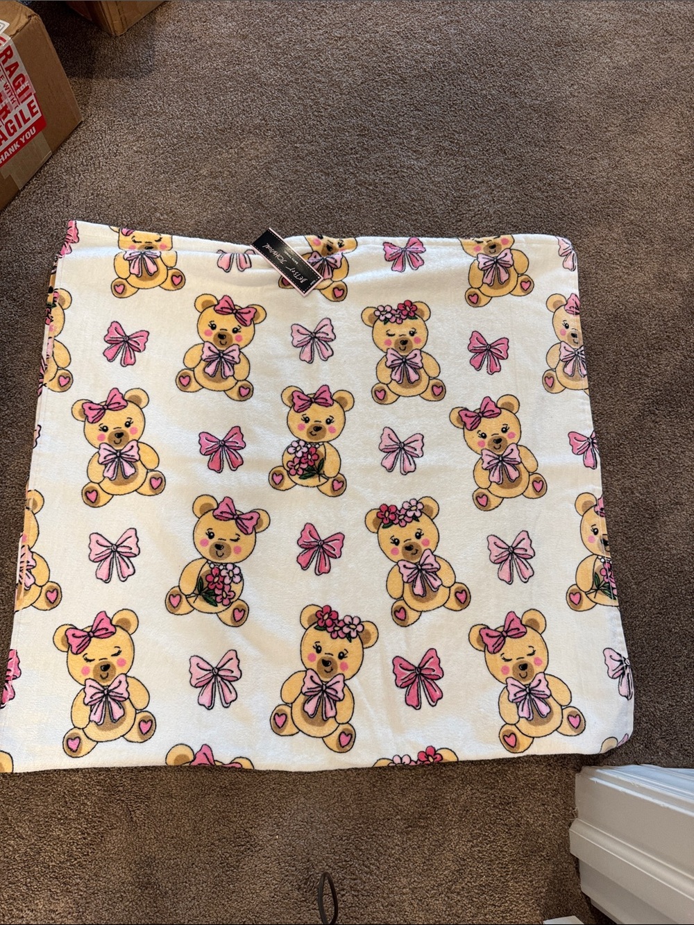 Betsey Johnson teddy bear bows bath towel 28” x 52” NWT